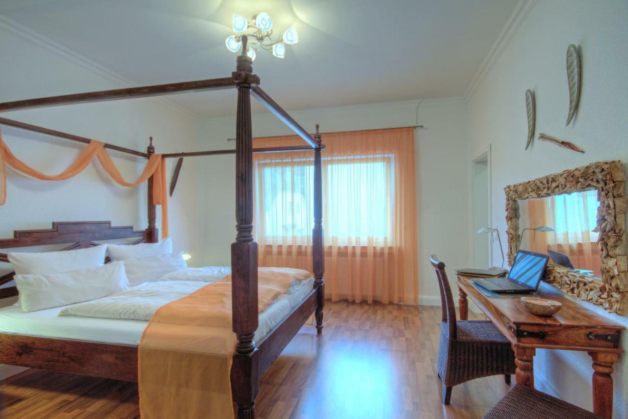 Hotel Zum Goldenen Stern Pruem Bagian luar foto